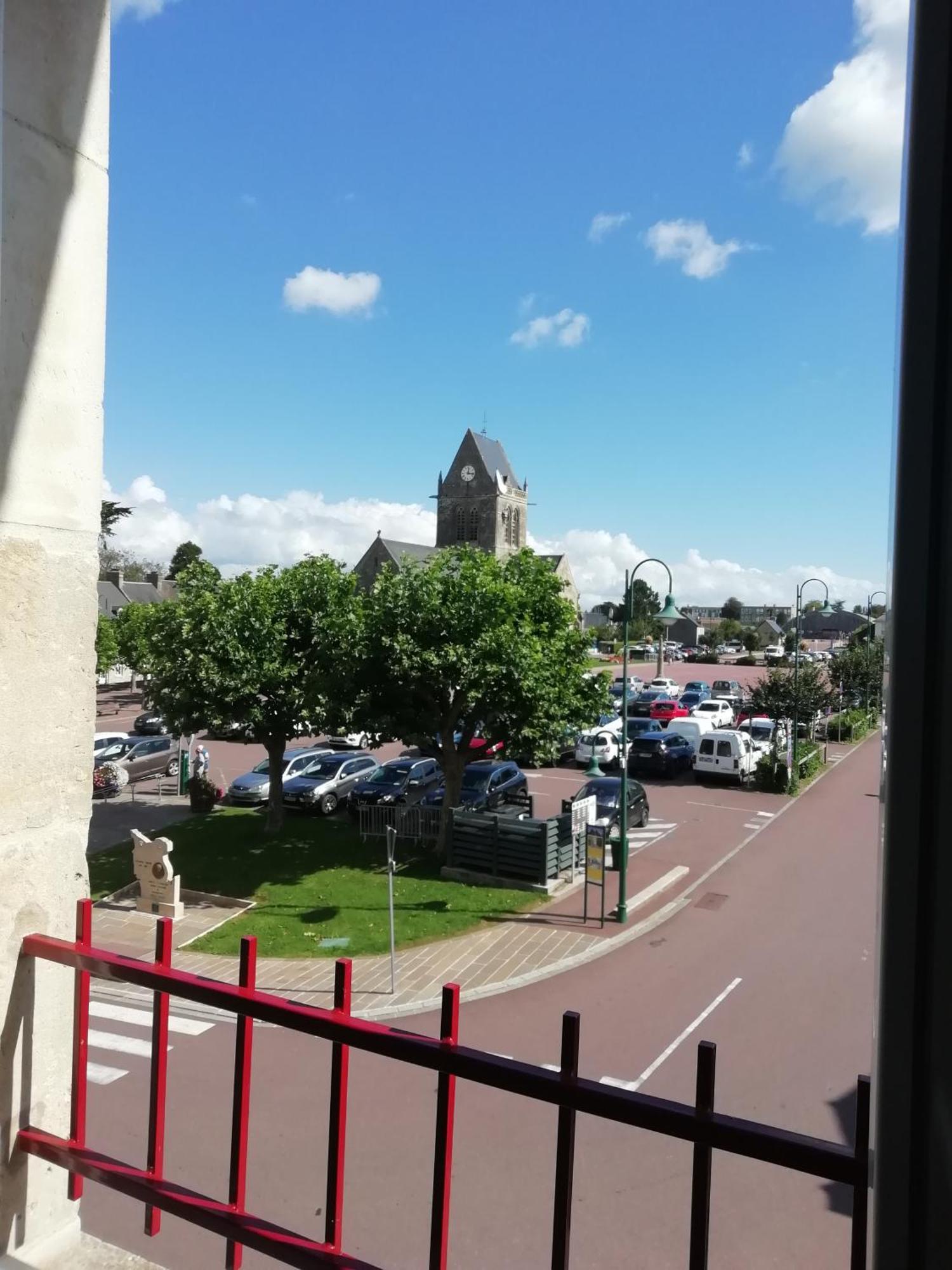 Gite Le Jour J Sainte-Mère-Église Buitenkant foto